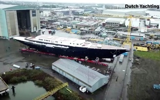 Vì siêu du thuyền của tỉ phú Jeff Bezos, thành phố Hà Lan sẽ dỡ cầu sắt lịch sử?