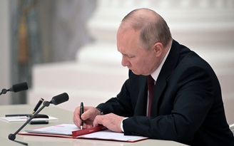 Tổng thống Putin công nhận độc lập hai vùng thuộc miền đông Ukraine