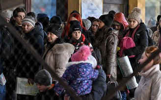 Mỹ hứa tiếp nhận 100.000 người tị nạn Ukraine