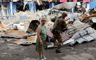 Xung đột Nga-Ukraine kéo dài qua tháng thứ 6, Donbass vẫn 'tối mặt' vì pháo kích