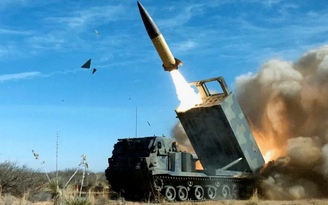 Ukraine nói đang thảo luận với Mỹ về cung cấp tên lửa tầm bắn 300 km cho HIMARS