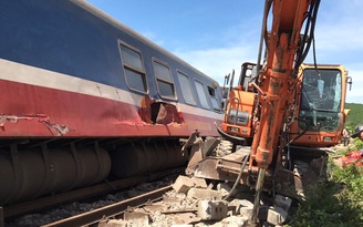 Tàu SE3 gặp tai nạn tại Quảng Bình: Tài xế xe múc cố tình vượt đường sắt