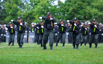 Công an TP.HCM ra mắt Trung đoàn Cảnh sát cơ động dự bị chiến đấu