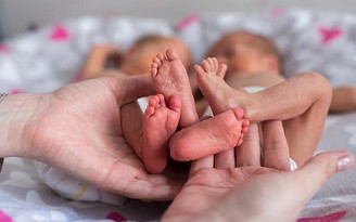 Israel: Người mẹ sinh đôi từ 2 tử cung khác nhau
