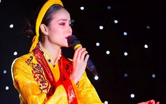 Clip Phạm Hương hát 'Dạ cổ hoài lang' trên sân khấu Hoa hậu Hoàn vũ