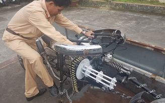 Tạm giữ mô tô kiểu Batman