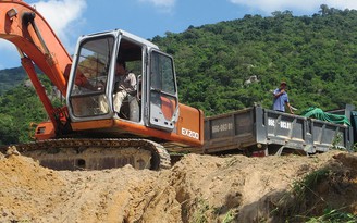‘Cát tặc’ lộng hành ở Bình Thuận - Bài 1: Ngang nhiên khai thác cát lậu