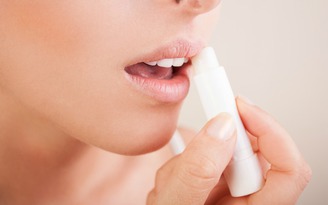 10 nguyên nhân gây ngứa môi bạn cần phải biết