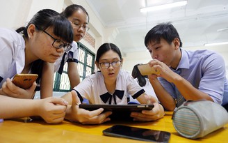 Cho học sinh dùng điện thoại thông minh trong lớp học: Quản được không?