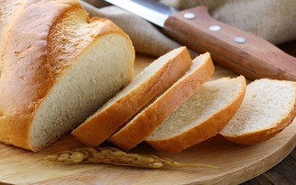 5 dấu hiệu nguy hiểm ‘tố cáo’ bạn đang ăn quá nhiều bánh mì