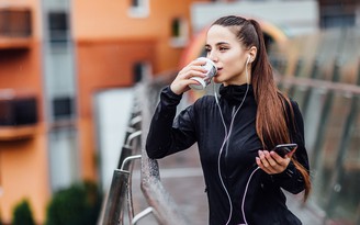 Ngày mới với tin tức sức khỏe: Uống cà phê trước khi tập thể dục có tốt?