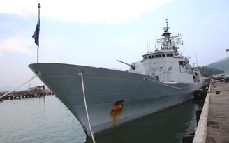 Tàu hộ vệ tên lửa của Hải quân New Zealand thăm Đà Nẵng