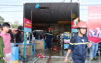 Cháy lớn tại siêu thị điện máy ở Đà Nẵng