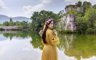 Sara Lưu mặc trang phục phim 'Trạng Quỳnh' hát 'Duy nhất cho em'