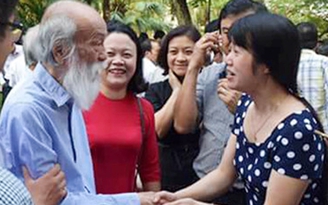 Tiễn biệt thầy Văn Như Cương 'trong rưng rưng nước mắt học trò...'