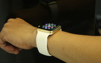 Apple Watch mạ vàng 18K giá chỉ 1.000 USD