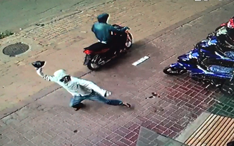 Hàng loạt cửa hàng xe máy ở Nghệ An bị khủng bố bằng 'bom' bẩn