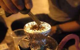 [VIDEO] Hút shisha pha ma túy, con đường nghiện ngập mới đáng báo động
