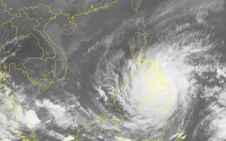 Bão Rai mạnh lên thành siêu bão, Biển Đông sóng dâng cao 8 m