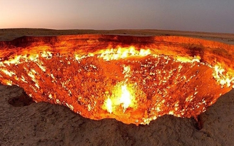 Kỳ lạ 'hố lửa địa ngục' cháy suốt 50 năm, Tổng thống Turkmenistan ban lệnh dập tắt