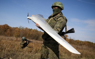 Nga nói hạ'UAV Ukraine' ở nhà máy hạt nhân, Tổng thống Zelensky họp quân sự 'quan trọng, bí mật'