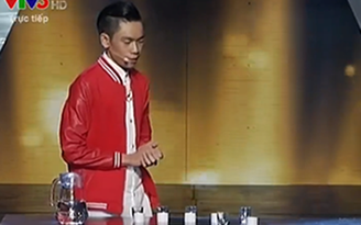 Thí sinh Vietnam’s Got Talent bị bỏng môi vì uống nhầm axit trên sân khấu