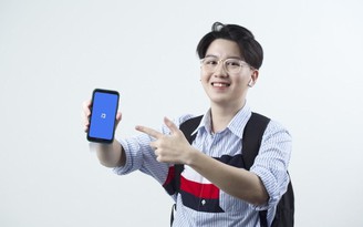 Dù bất cứ đâu, lớp luyện thi tiếng Anh chất lượng nằm trong lòng bàn tay bạn! Dù bất cứ đâu, lớp luyện thi tiếng Anh chất lượng nằm trong lòng bàn tay bạn!