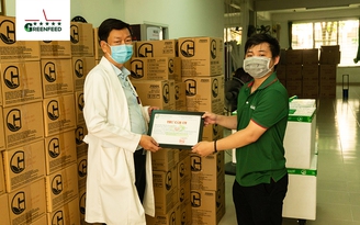 Hàng ngàn thực phẩm lành ngon trao tay tuyến đầu và các hoàn cảnh khó khăn Hàng ngàn thực phẩm lành ngon trao tay tuyến đầu và các hoàn cảnh khó khăn