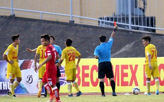 HLV Phạm Minh Đức sẵn sàng rút... thẻ đỏ tuyển thủ U.23 Việt Nam