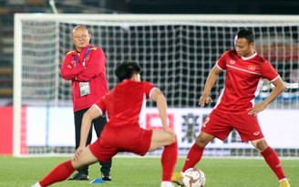 HLV Park Hang-seo chọn Trọng Hoàng hay Văn Đại cho trận gặp Iraq?