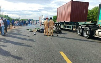 Quảng Nam: Xe máy đối đầu, 2 người chết, 1 người bị thương