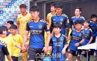 Tiền vệ Xuân Trường lần đầu đá chính tại K-League