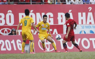 Vòng 22 V-League: Suýt thua tại Lạch Tray, Hải Phòng bị bám đuổi sát nút