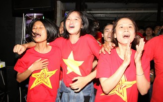 Cổ động viên tiếc hùi hụi vì không thể sang Trung Quốc cổ vũ U.23 Việt Nam