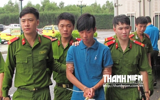[VIDEO] Di lý nghi phạm sát hại nữ sinh 13 tuổi vào Sài Gòn