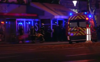 [VIDEO] Giải cứu con tin bị khủng bố giữ tại nhà hát Bataclan ở Paris