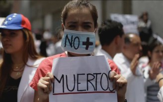Bác sĩ biểu tình tại Venezuela
