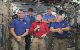 Trạm không gian quốc tế ISS đổi chỉ huy