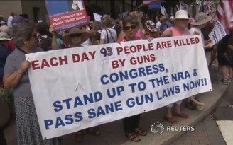 Người Mỹ biểu tình đòi chấm dứt bạo lực súng đạn