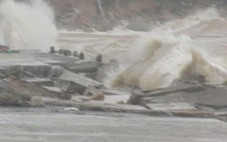 Phú Yên thiệt hại nặng sau bão