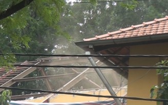 Cháy trường học, hàng trăm học sinh di tản