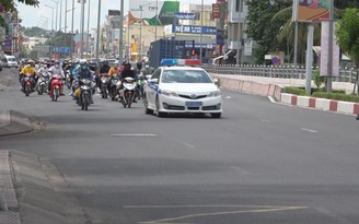 CSGT Đồng Nai “hộ tống” hơn 1.000 người Ninh Thuận về quê tránh dịch Covid-19