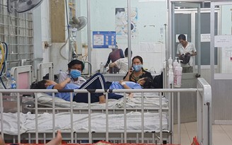 16 học sinh ở Tiền Giang nhập viện cấp cứu sau khi ăn bánh, dưa hấu, uống sữa
