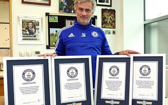 HLV Mourinho, Ronaldo, Lampard và Smalling được công nhận kỷ lục Guinness