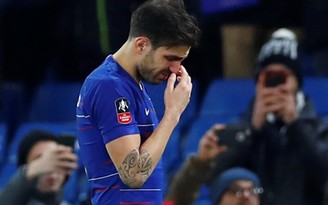 Fabregas rơi lệ chia tay Chelsea để sang AS Monaco