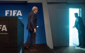 FIFA bác đơn kháng cáo, Blatter và Platini tính đường kiện lên CAS