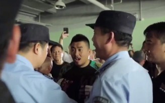 Võ sĩ MMA từng sỉ nhục võ thuật Trung Quốc vừa xuất đầu lộ diện đã bị bắt
