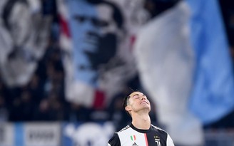 Serie A: Ronaldo ghi bàn vẫn không cứu được Juventus nhận thất bại đầu tiên