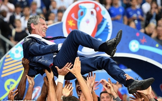 Fernando Santos, Zinedine Zidane hay Claudio Ranieri cạnh tranh danh hiệu FIFA