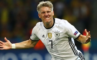 Schweinsteiger nghẹn ngào trong ngày chia tay đội tuyển quốc gia